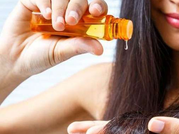 मॉइश्चराइजिंग वाले शैंपू का इस्तेमाल करें