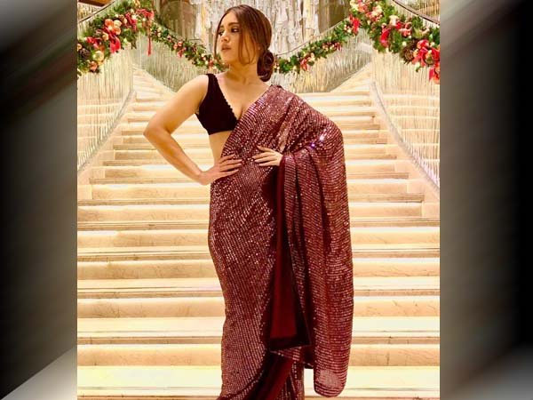 भूमि पेडनेकर वाइन कलर साड़ी