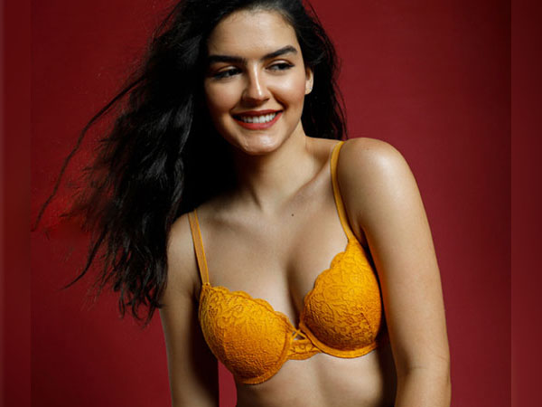 सालों तक चलती है ब्रा