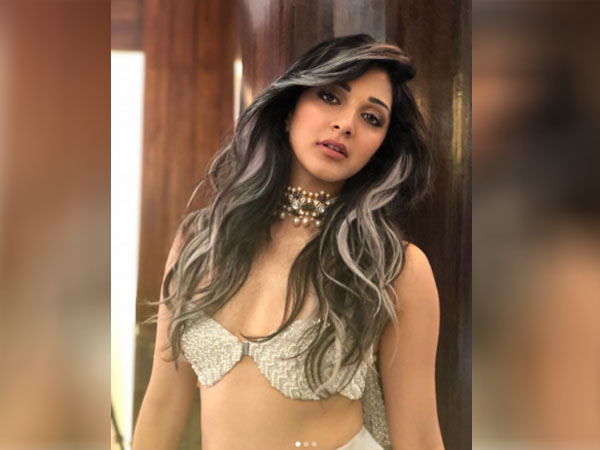 शिमरी सिल्वर अटायर 