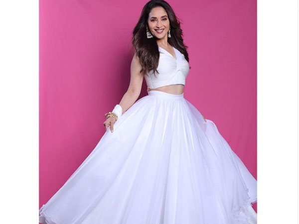 व्हाइट गाउन