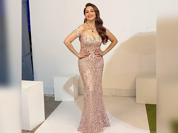 गोल्डन गाउन