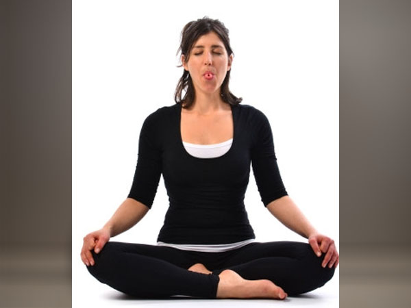 शीतकारी प्राणायाम 