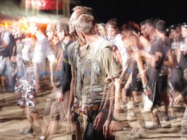 दूरी बनाना ही है उपाय