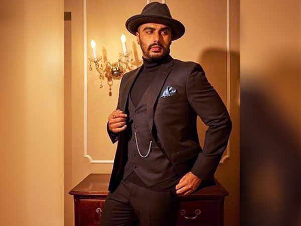 ब्राउन कलर पैंट सूट