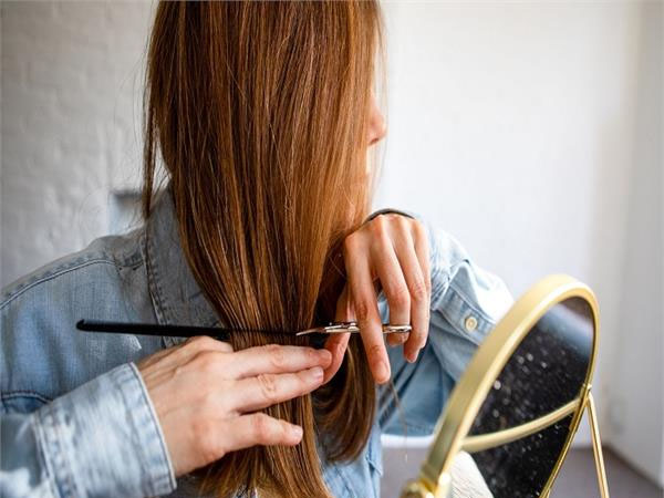 ब्लो ड्रायर और कंघी