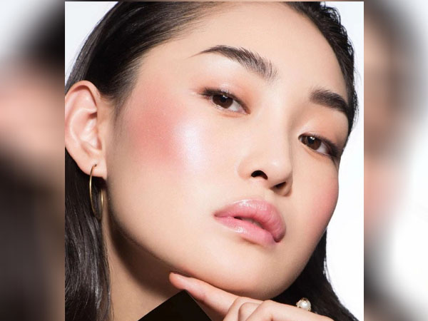 आउटर ब्लश