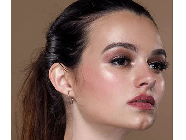 अपर ब्लश