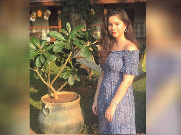 ऑफ शोल्डर ड्रेस ऑफ शोल्डर ड्रेस