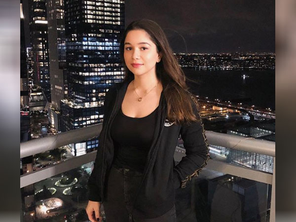 ब्लैक ड्रेस ब्लैक ड्रेस