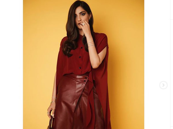 सोनम कपूर स्टाइलिश लुक