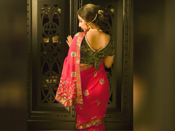 पिंक साड़ी विद ग्रीन ब्लाउज