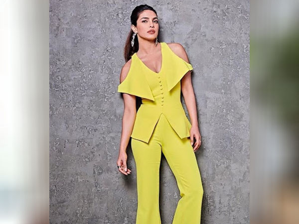 येलो ड्रेस