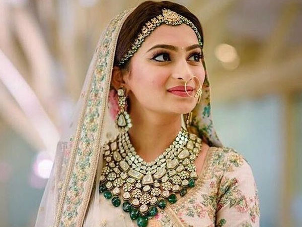 सगाई पर कैसा करें मेकअप