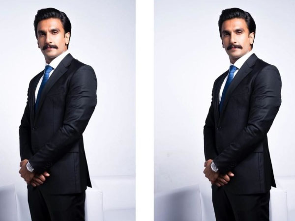 ब्लैक पैंटसूट