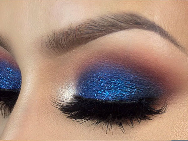 Sara Ali Khan Apply Blue kajal