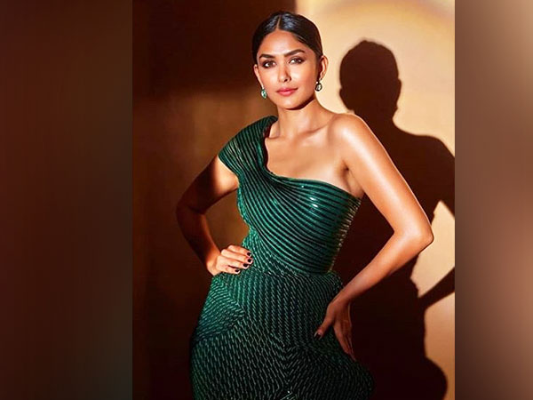 ग्रीन गाउन