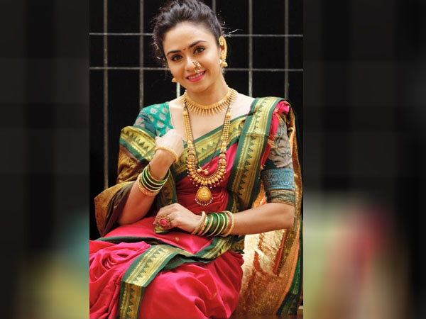 Get Traditional Maharashtrian Look And Makeup