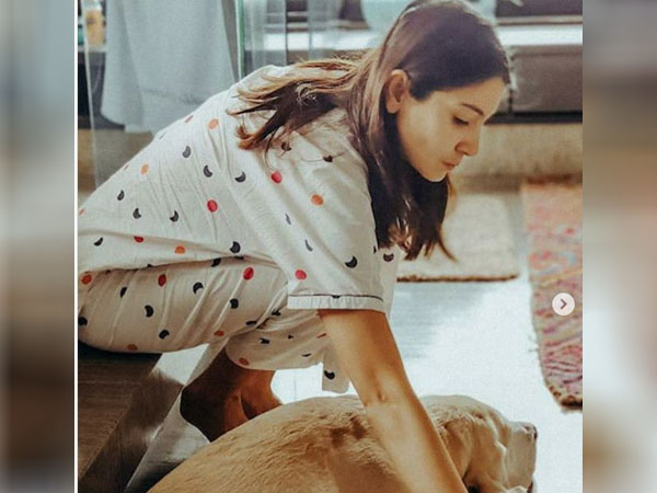 अनुष्का शर्मा जवां स्किन के लिए करती हैं ऑयल पुलिंग अनुष्का शर्मा जवां स्किन के लिए करती हैं ऑयल पुलिंग