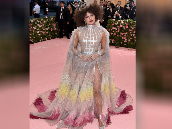 प्रियंका चोपड़ा फैशन डिजास्टर्स प्रियंका चोपड़ा फैशन डिजास्टर्स