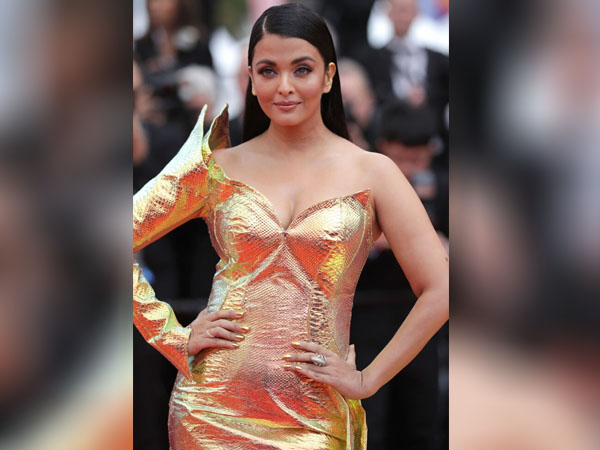 ऐश्वर्या राय का फैशन डिजास्टर ऐश्वर्या राय का फैशन डिजास्टर