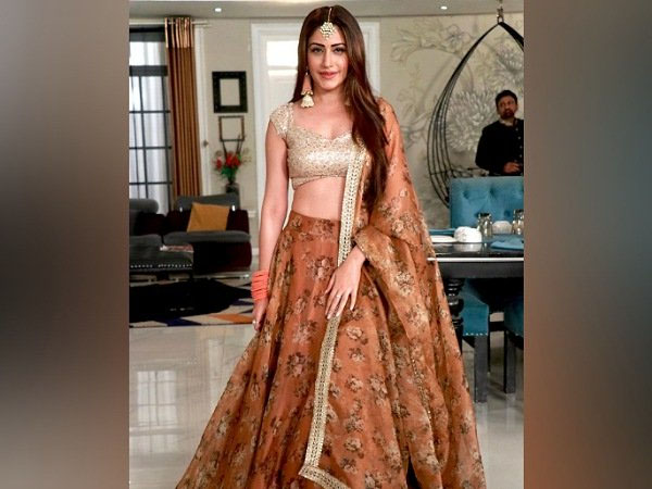 लहंगा में सुरभि चंदना