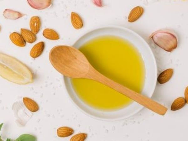 ऐलोवेरा और बादाम तेल