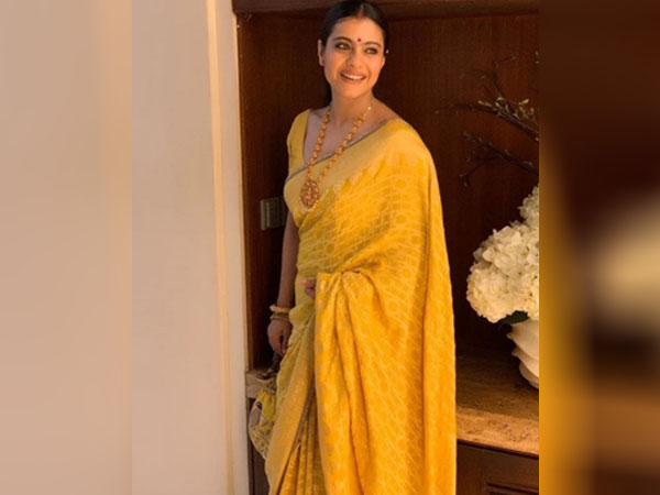 येलो साड़ी में काजोल