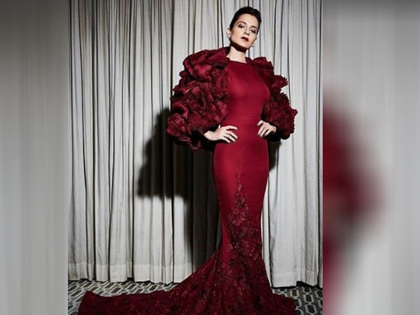 रेड गाउन में कंगना रनौत