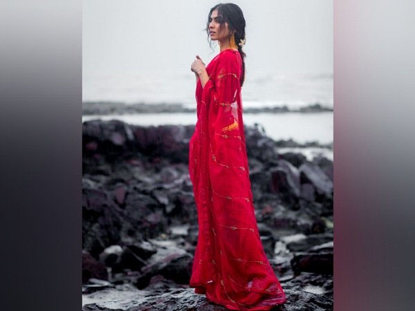 Malavika Mohanan Fashionable Look