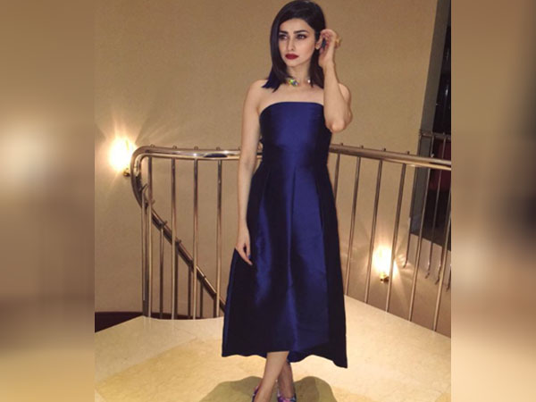 ब्लू गाउन ब्लू गाउन