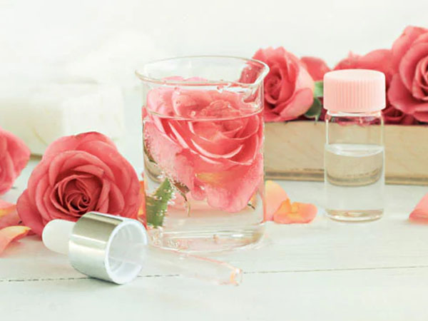 गुलाब जल