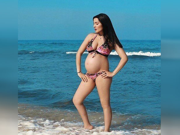 सेलिना जेटली सेलिना जेटली