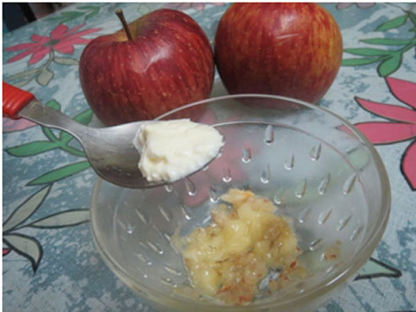 ग्लोइंग स्किन के लिए DIY सेब फेस पैक ग्लोइंग स्किन के लिए DIY सेब फेस पैक