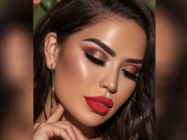 लिप मेकअप