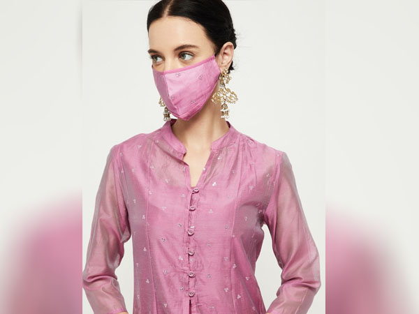 नवरात्रि के आठवें दिन पहने पर्पल कलर का मास्क