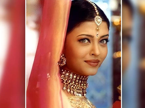 डिजाइनर बिंदी डिजाइन करवा चौथ के लिए