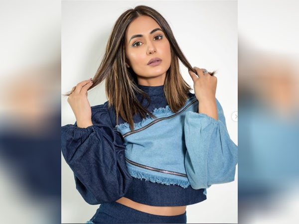 बिग बॉस 14 : ब्लू आउटफिट में हिना खान मेकअप 