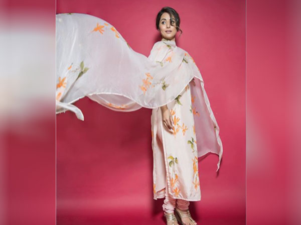 hina Khan Traditional Look durga puja