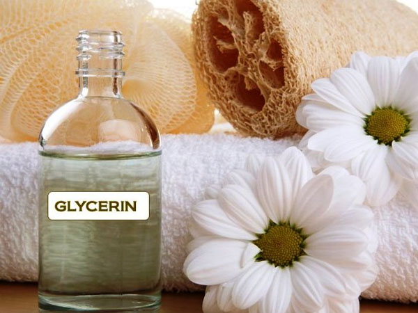 ग्लिसरीन त्वचा की नमी को बनाए रखता है