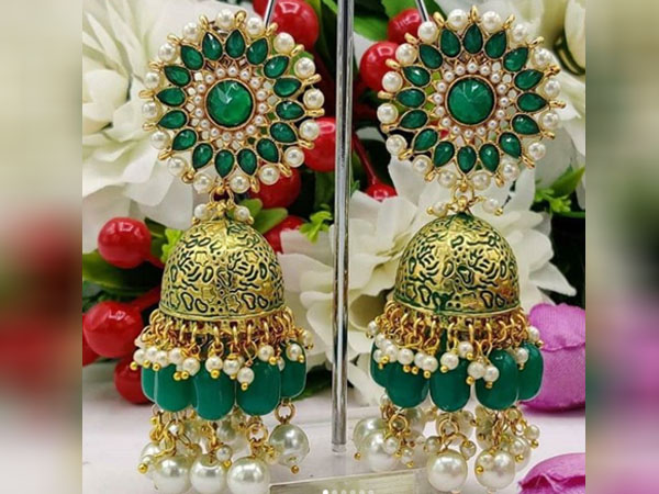 लॉन्ग झुमके