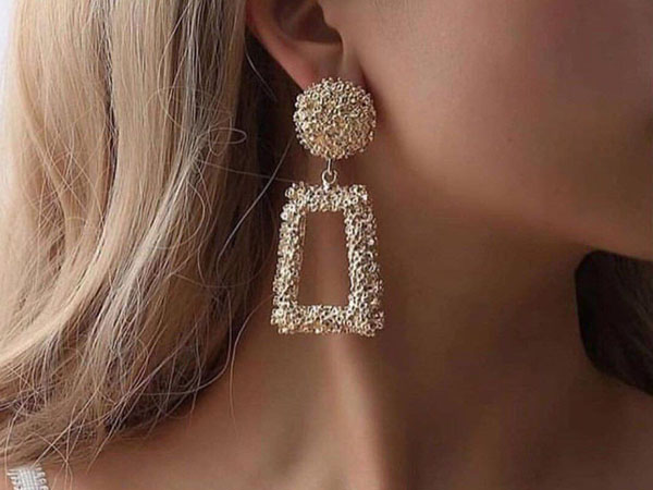 फैशनेबल ईयररिंग्स