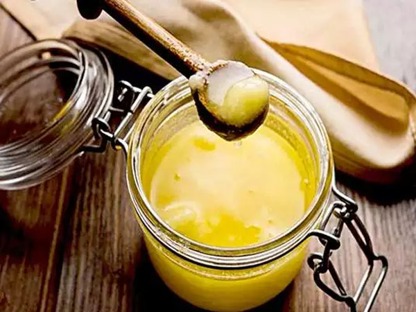 देसी घी का करें इस्तेमाल देसी घी का करें इस्तेमाल