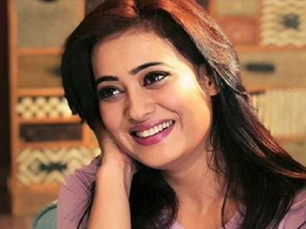 घरेलू फेसपैक का करती हैं यूज घरेलू फेसपैक का करती हैं यूज