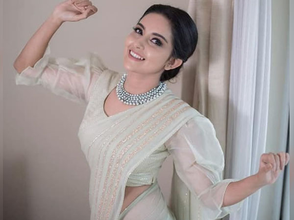 पफ स्टाइल ब्लाउज