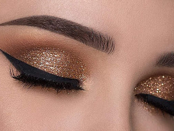 आई मेकअप