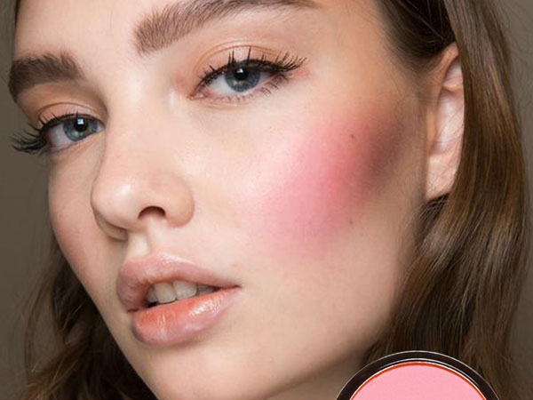 ब्लशर और हाइलाइटर लगाएं