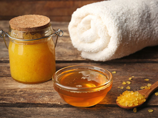 डेड सेल्स को हटाने में मददगार है शहद