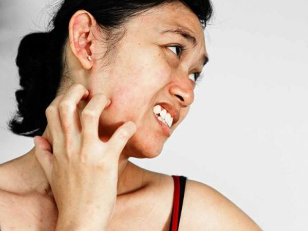 चेहरे पर शहद लगाने से होने वाले नुकसान