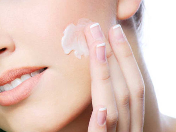  मॉइश्चराइजर